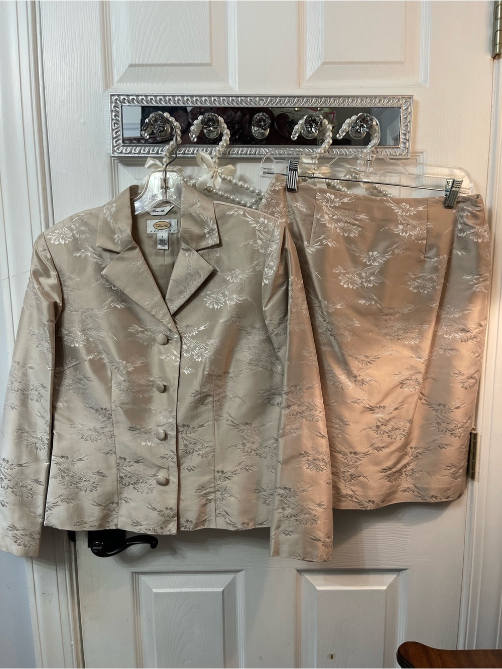 Talbots Champagne Floral Jacquard Blazer and Skirt Set 8P